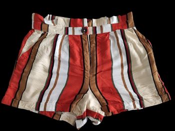 Short à rayures 