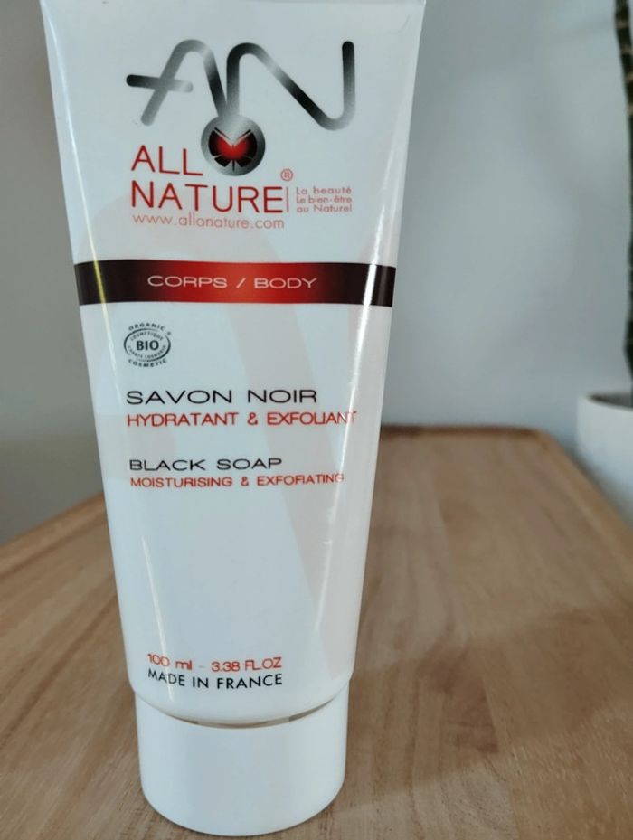 Savon noir hydratant exfoliant
