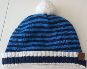 Bonnet bleu à rayure