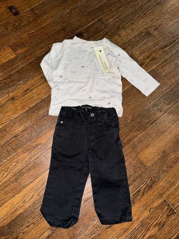 T-shirt Bout’chou neuf avec étiquette et jeans (occasion, très bon état) 6 mois