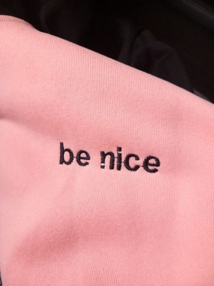 Pull à capuche neuf - photo numéro 5