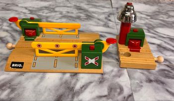 Barrière de train et  Signal cloche Brio 