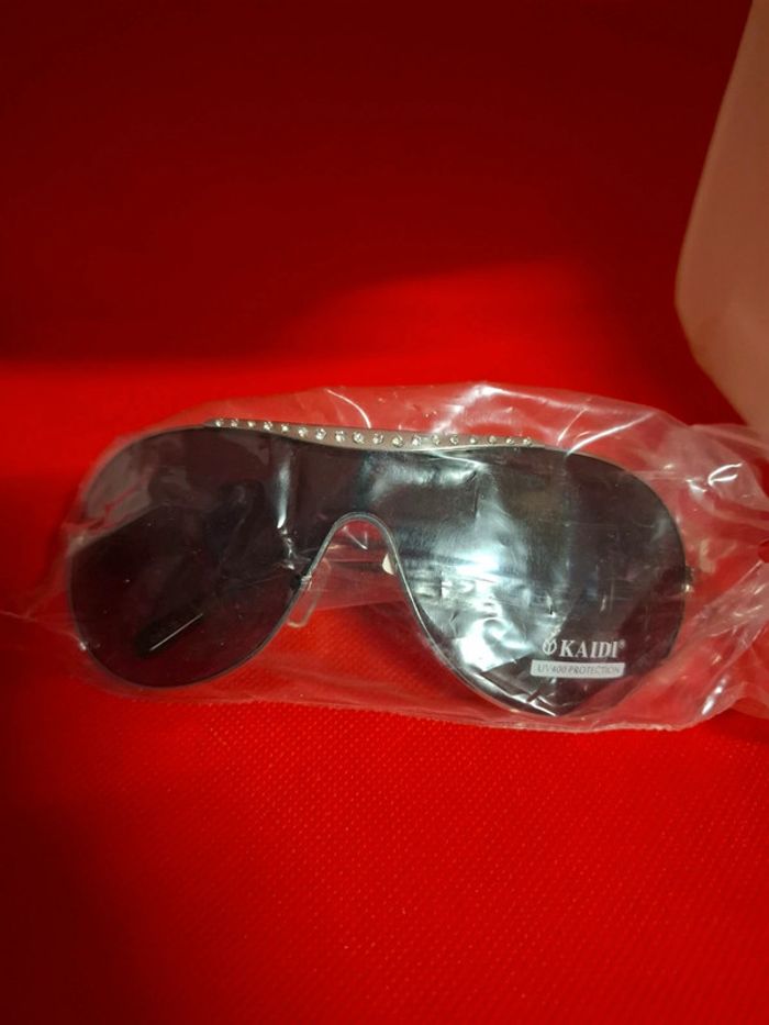 Paire de lunettes de soleil  KAIDI neuve avec étiquette uv400 protection CE - photo numéro 2