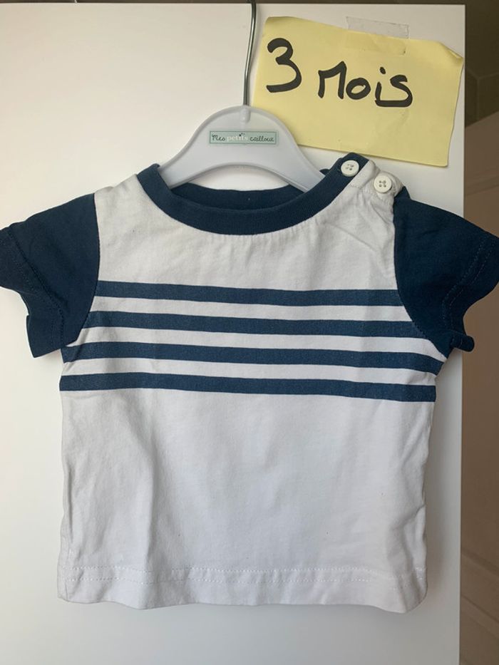 T-shirt Tape a l’œil 3 mois TBE