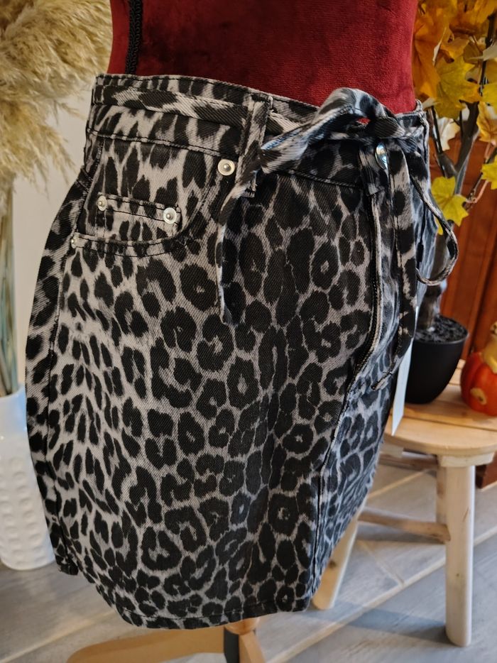 Jupe neo noir femme 🎀 38 - photo numéro 3