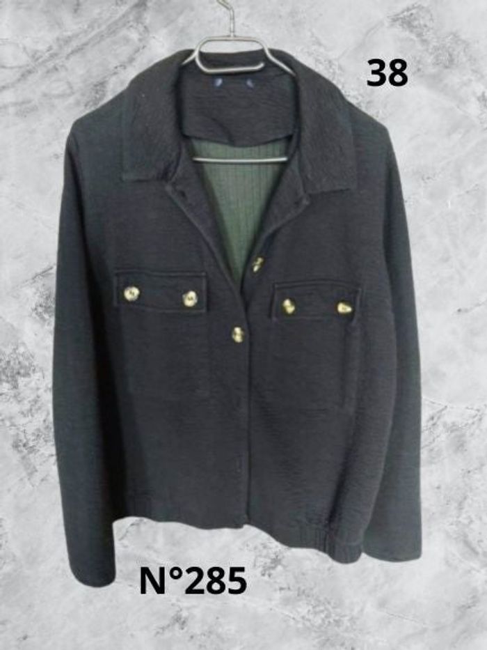 N°285 Veste noir T38.