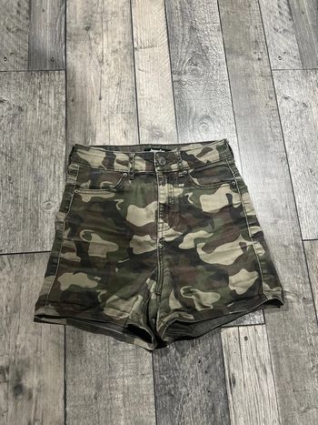 Short militaire