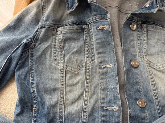 Veste en jean effet usé et délavé Zara taille xs - photo numéro 2