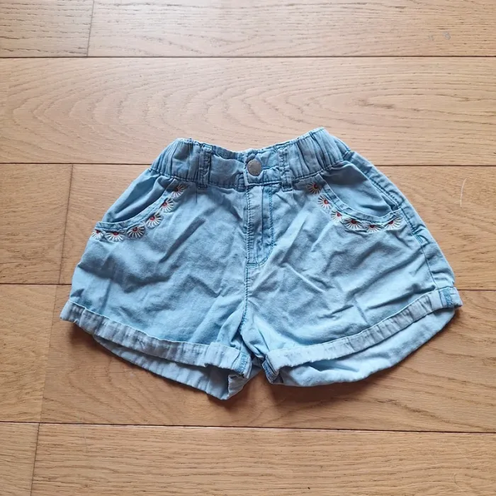 Short fille okaidi  9 ans brodé