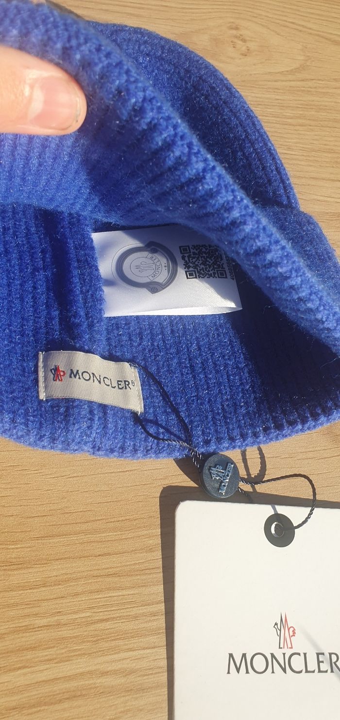 Moncler Bonnet - photo numéro 2