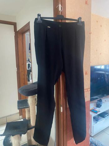 Pantalon femme taille 36 très bon etat