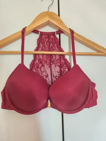 Soutien-gorge en dentelle bordeaux H&M 
Taille française 95B eur 80B