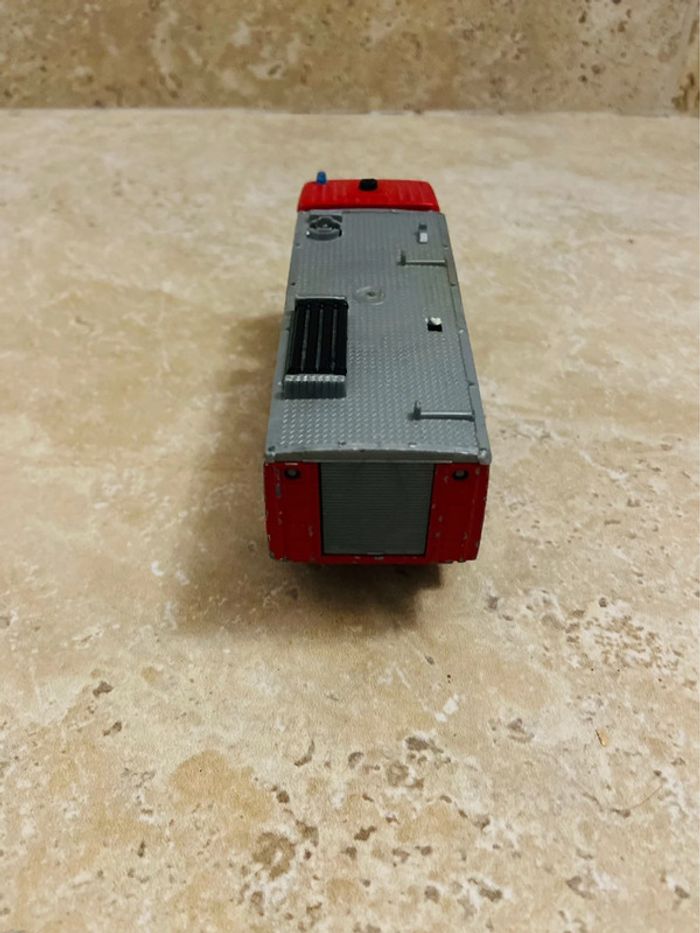 Miniature camion Mercedes LP 1217 sapeurs pompiers - photo numéro 3