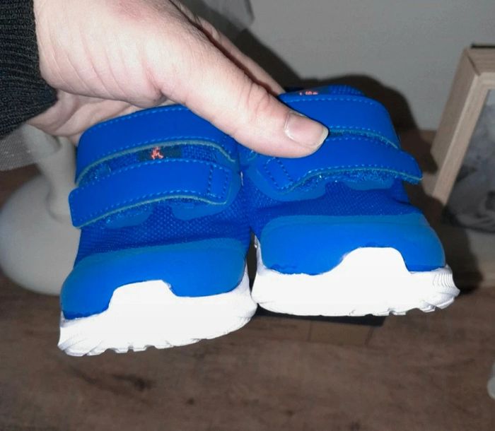 Basket nike neuf 18.5 - photo numéro 2