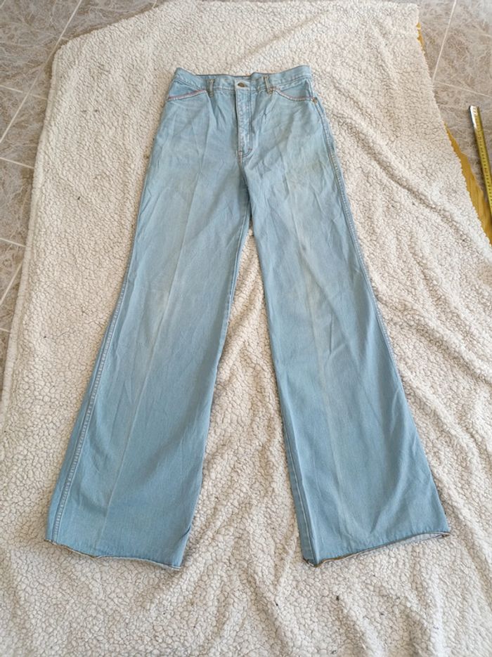 Jean flare vintage bleu clair Brittania (W33) brodée