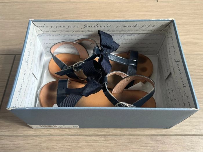 Sandales nu-pieds en cuir avec fermeture à bride Jacadi P-29 - photo numéro 3