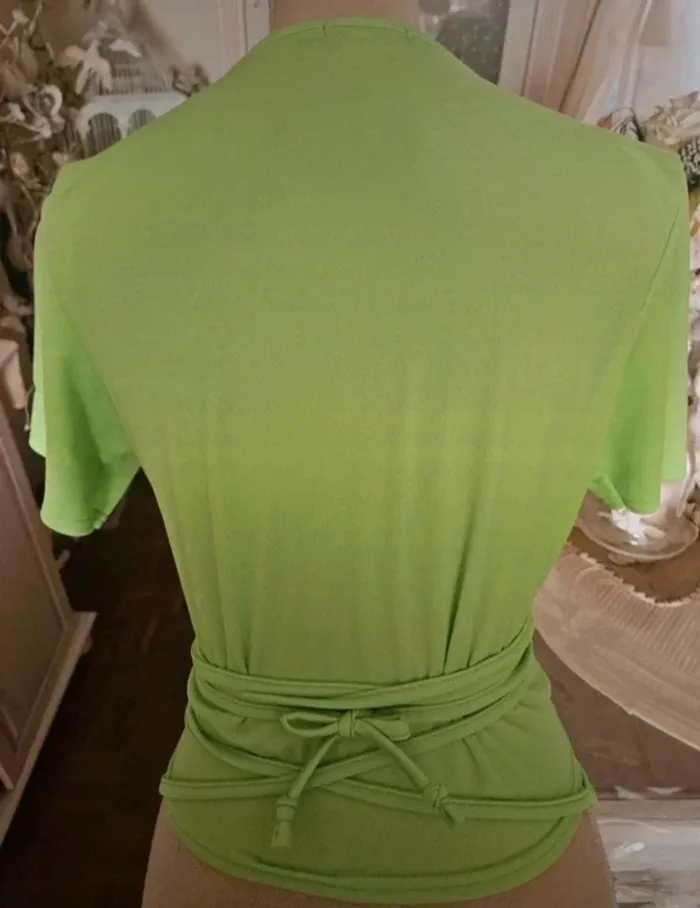 Haut vert cache coeur à cordons PrettylittleThing Taille 46 (plutôt un 40/42) Neuf - photo numéro 3