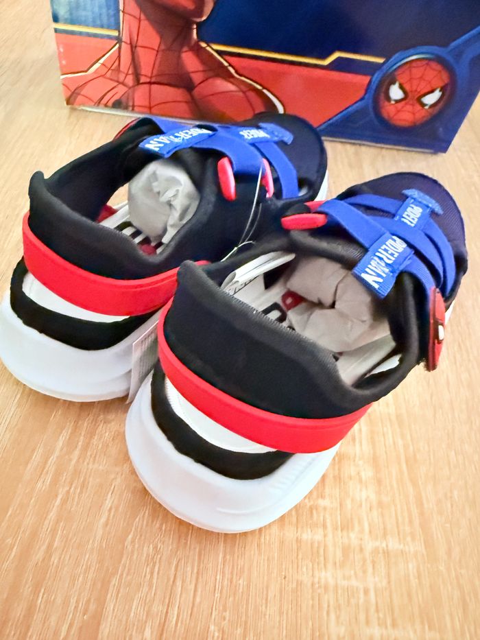 Basket, ouverte, Spiderman - photo numéro 4