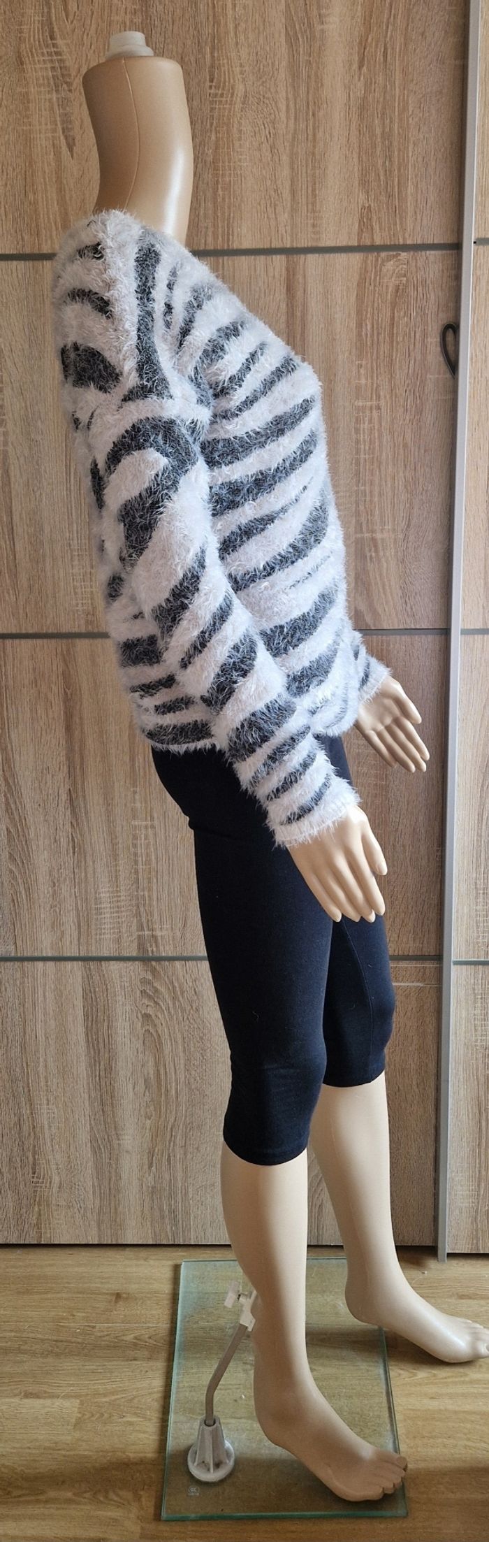 Pull femme taille 36 zèbre  noir et blanc - photo numéro 4
