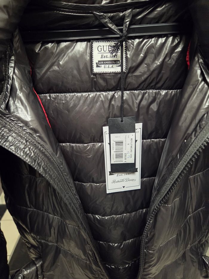 Super doudoune GUESS authentique neuve avec étiquette - photo numéro 5