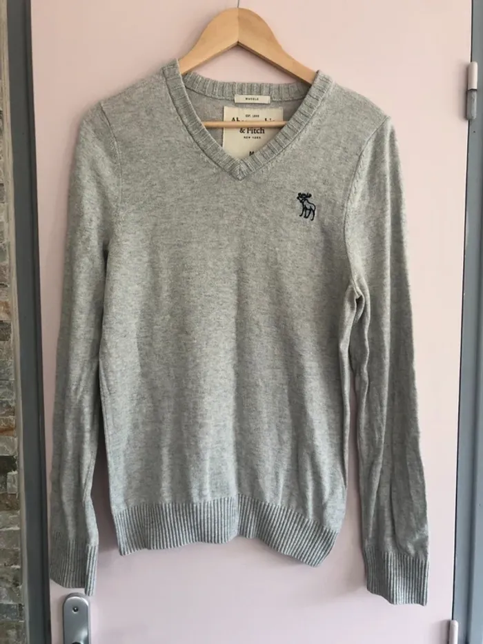 Pull gris Abercrombie & Fitch T.M