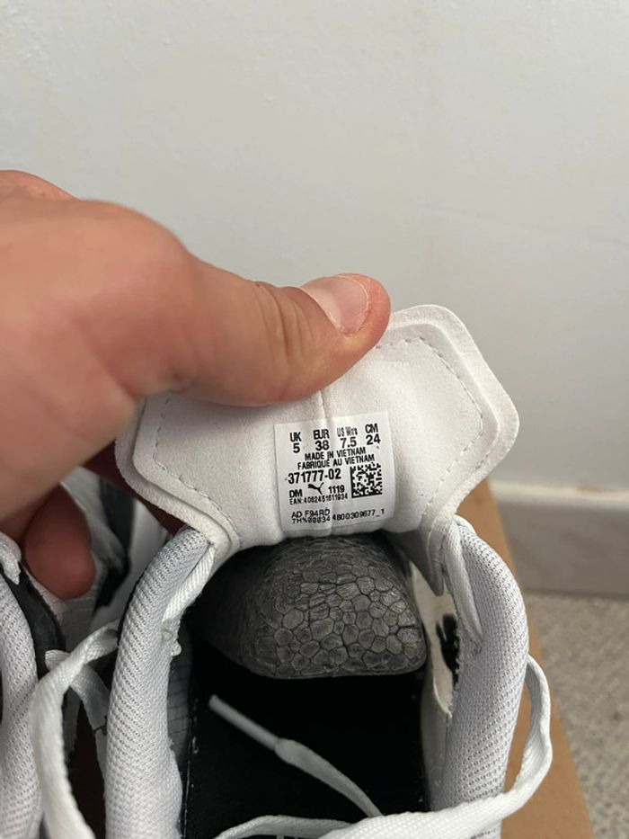 Baskets Puma Noir / Blanc / Gris / Transparent Taille (38) - photo numéro 8