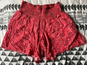 Short de grossesse rouge
