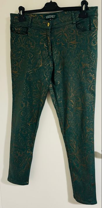 Pantalon imprimé de chez Souleiado en bon état 