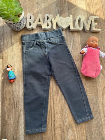 - Jegging  - 2/3 ans - Très bon état, mini accro