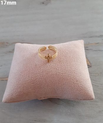 Bague croix dorée