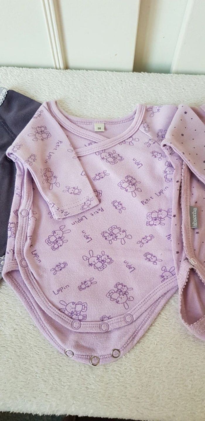 Lot de 4 bodies fille 1 mois - photo numéro 4