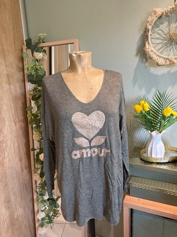 Très joli pull tout doux avec inscription, amour et cœur doré, femme