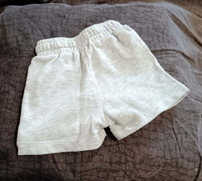 Short x2 - photo numéro 3