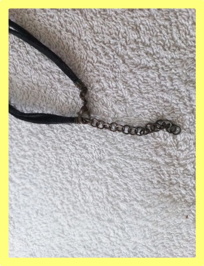 Collier noir - photo numéro 5