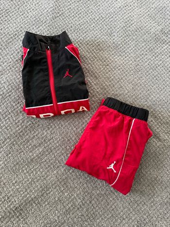 Survêtement jordan  en parfaite état porté une fois 7 ans