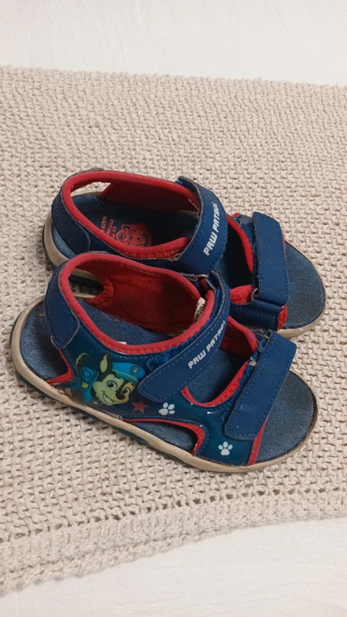 Paire de sandales lumineuses Pat Patrouille pointure 29