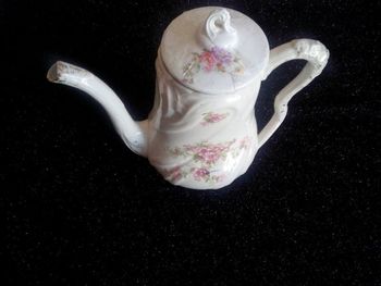 pichet blanc à fleurs * prix 5e * kiki60230