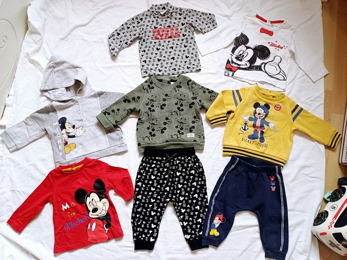 Lot de vêtements taille 6 mois Disney