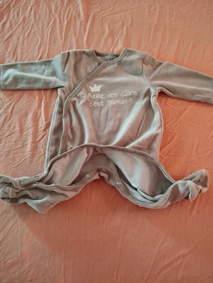 * Pyjama chaud gris taupe La Reine des câlins c'est Maman T6M Grain de blé - photo numéro 4