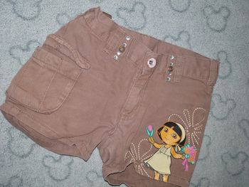 Short fille