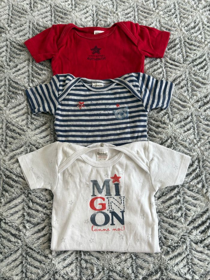 Lot de 3 bodies Absorba 9 mois