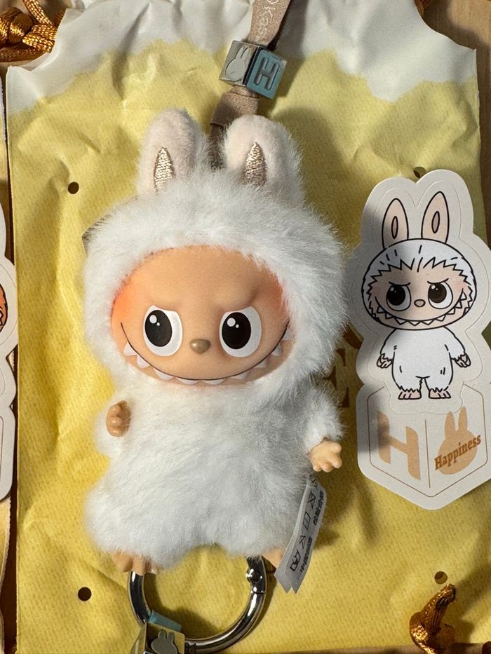 labubu pin for love letter "H"