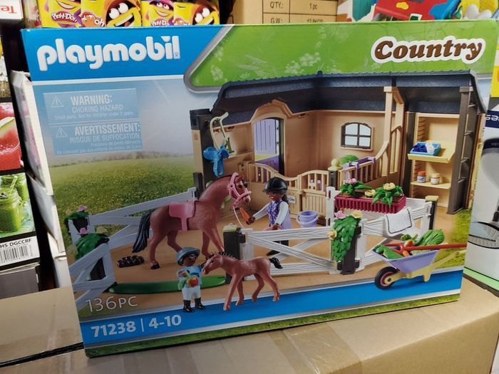 Playmobil 71238 Country - Etable et carrière pour chevaux.