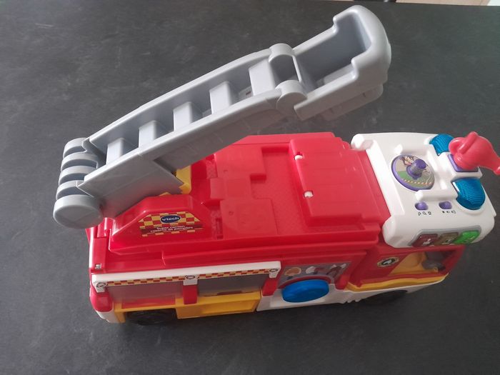 Super camion caserne de pompiers - photo numéro 3