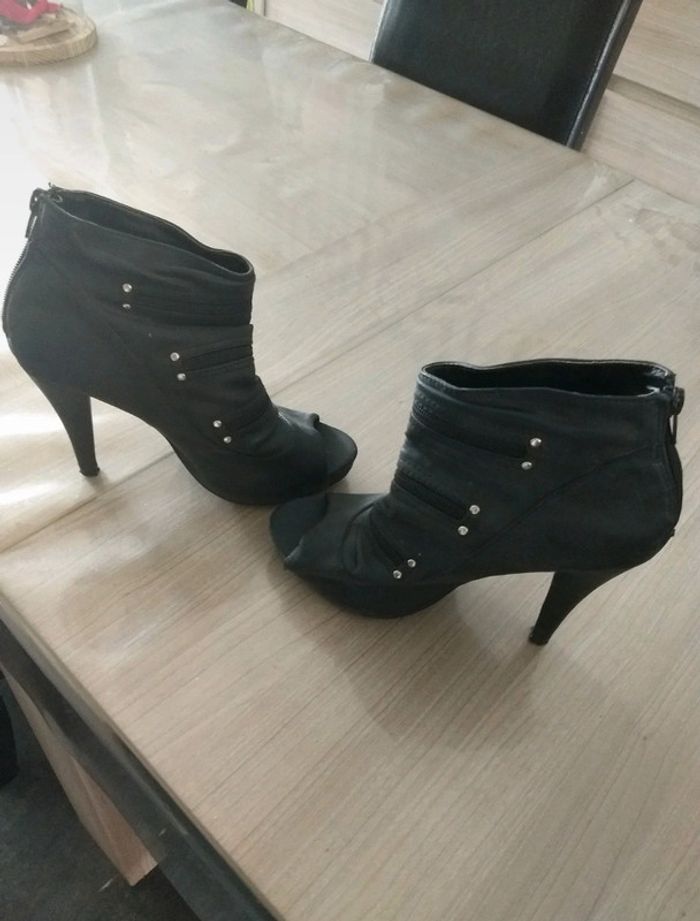 Boots ouverte sur le devant - photo numéro 2