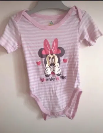 Body minnie 6 mois en très bon état