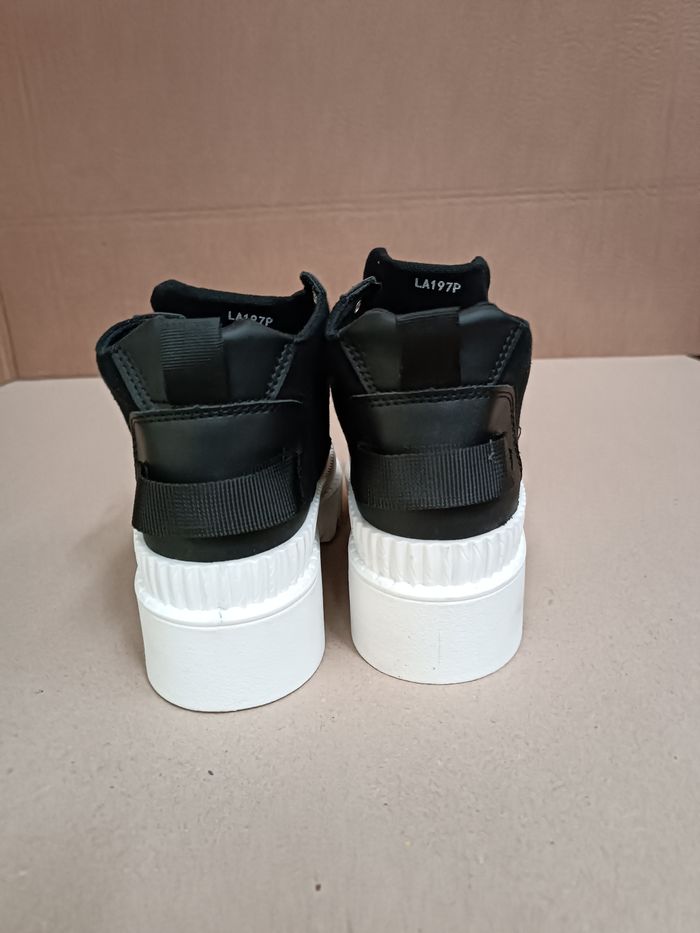 Chaussures montantes noires taille 36 - photo numéro 4