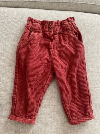 Pantalon côtelé velours rouge brique 9 mois