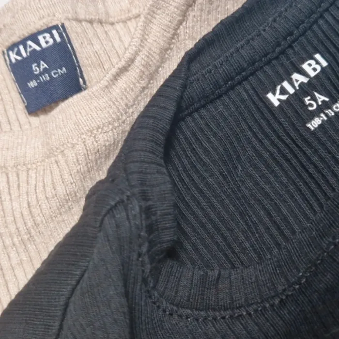 Lot de 2 pulls légés noir & beige - Kiabi - Taille 5 ans - photo numéro 3