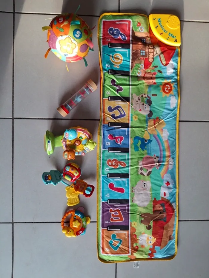 Lot jouets pour bébé